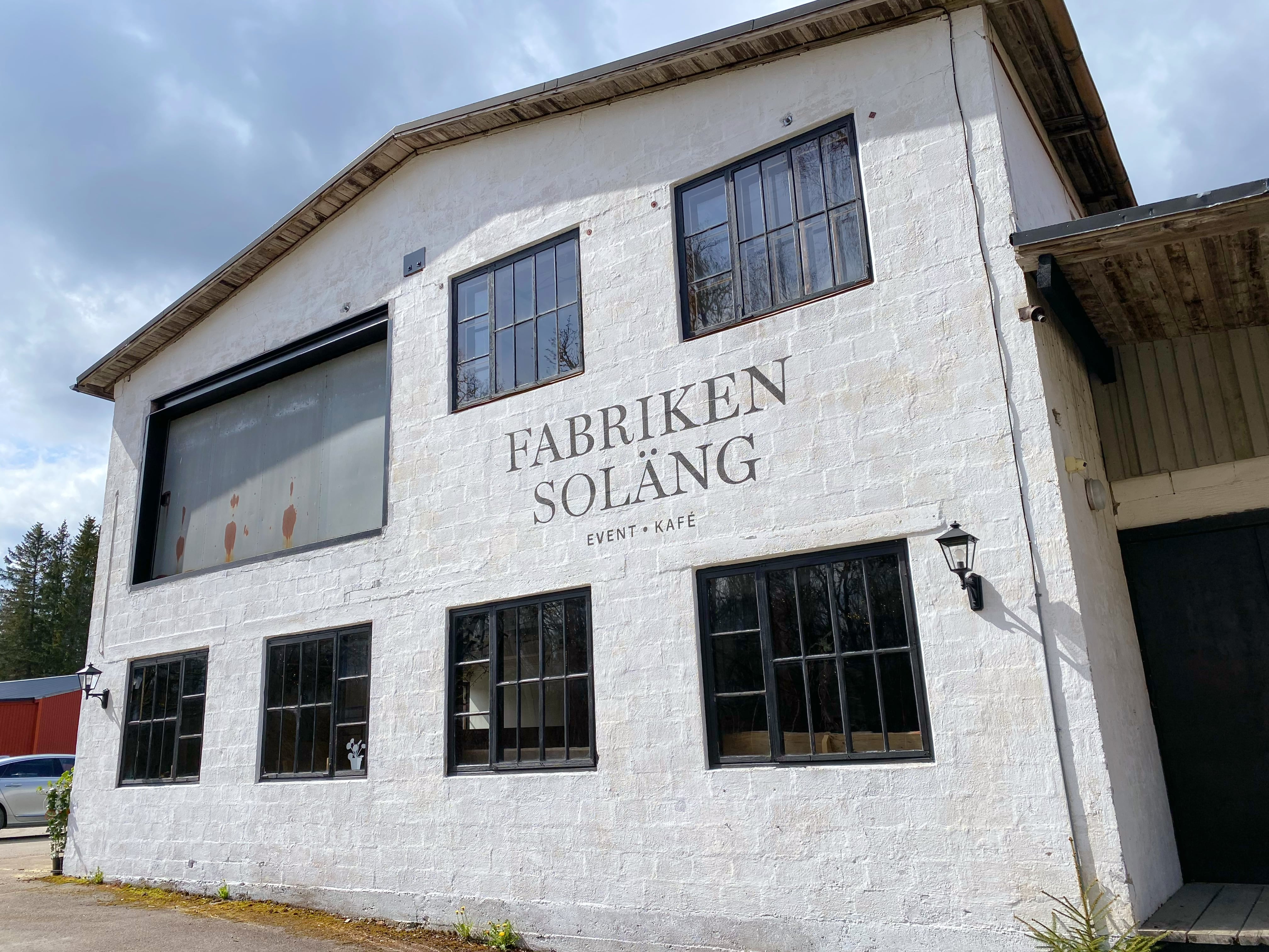 Fabriken Solängen industrieel complex te koop in Småland Zweden met café en woonruimte